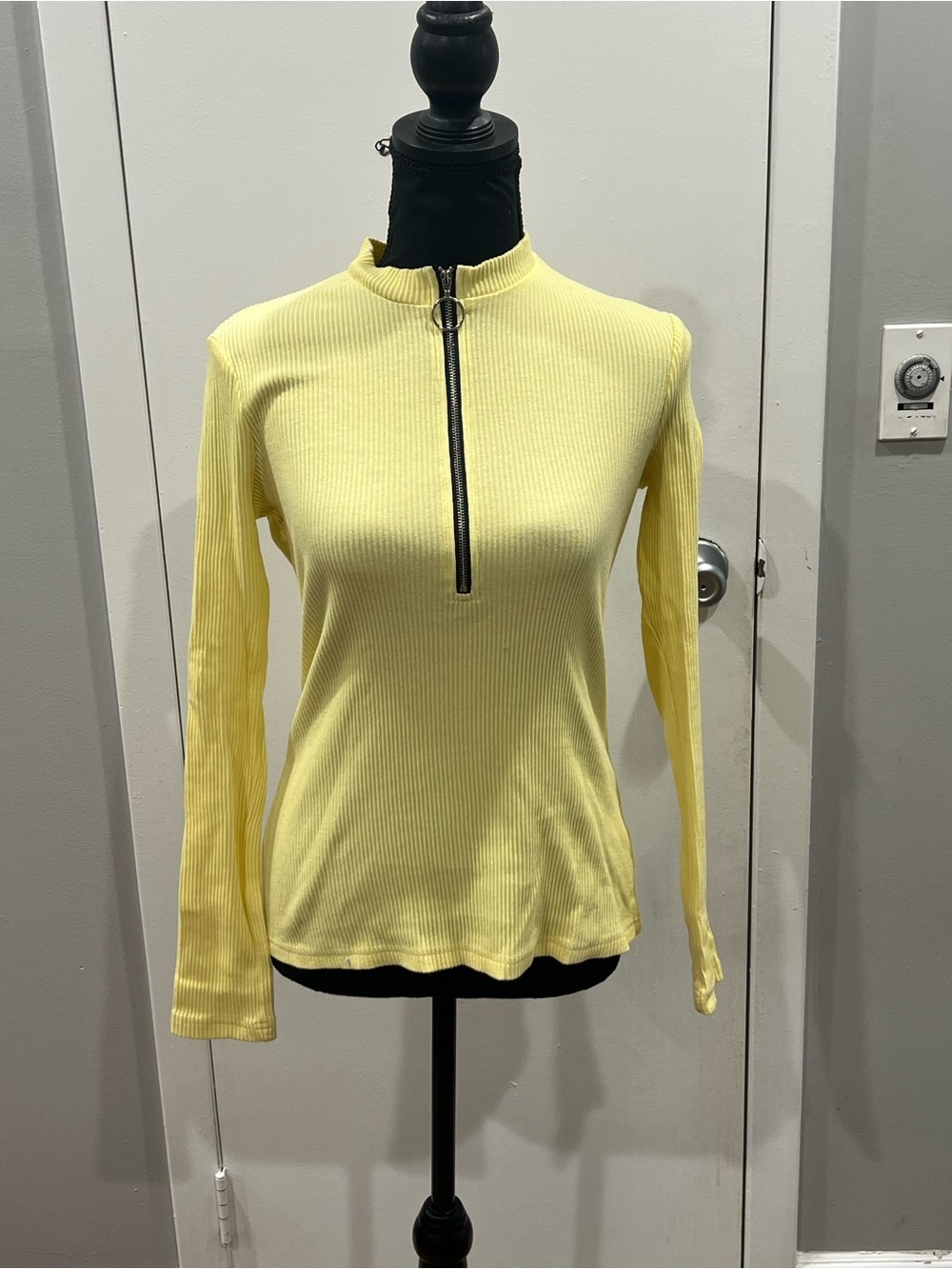 Dress blank yellow tshirt